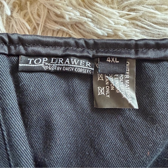 Satin Ruffled Corset - Picture 4 of 5